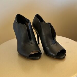 Nine West Open Toe Black Leather Heels Pumps Peep Toe NICE Booties Size 6 Womens